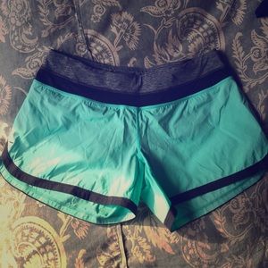 Never worn! Lululemon Groovy run sea foam shorts